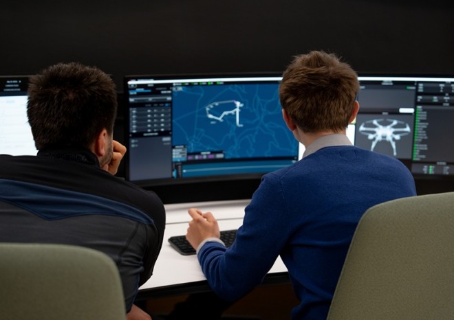 ​Brněnští výzkumníci z Honeywellu otestovali řízení dronů za hranicí viditelnosti z mobilní stanice