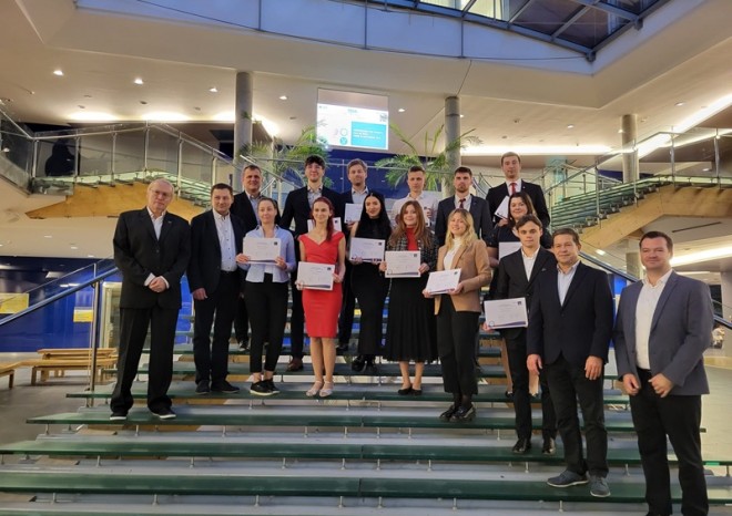 ​Studenti Katedry logistiky podnikohospodářské fakulty VŠE převzali mezinárodní certifikáty ELA