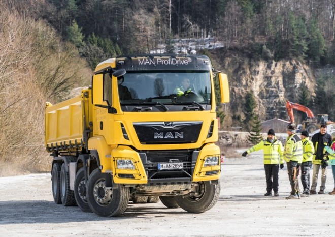 Školení ProfiDrive se rozšířilo o nácvik Offroad & Traction