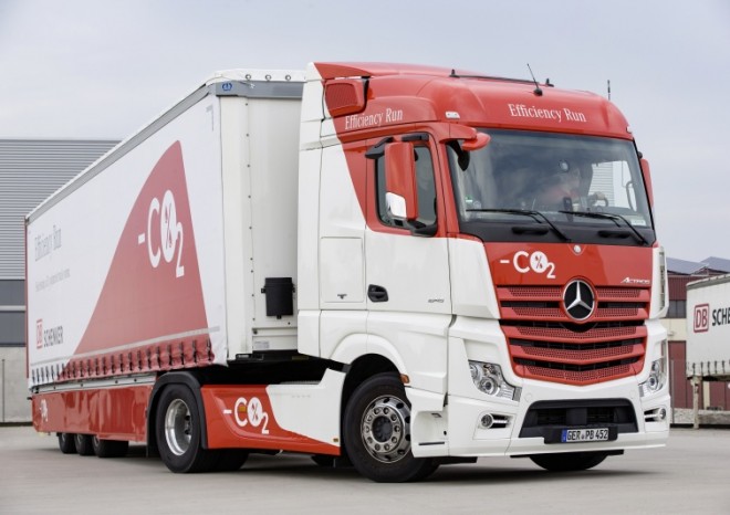 V kamionové dopravě lze snížit emise CO2 až o 14 procent