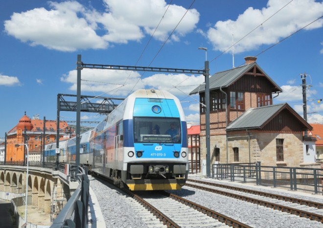 Jízdenky na železnici zdraží od 11. prosince o 15 procent