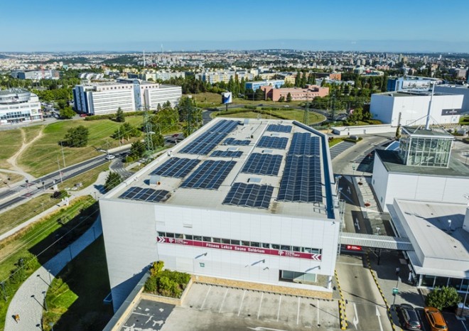 ​Fotovoltaika od ČEZ ESCO nově zásobuje Westfield Chodov