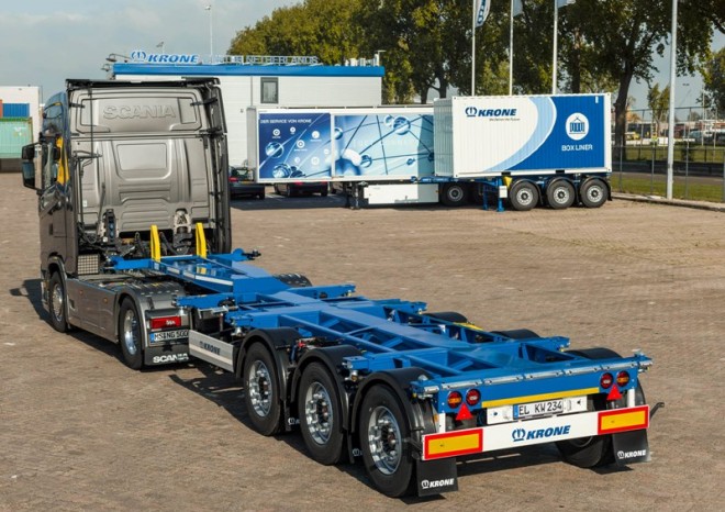 Spedice Schmid slaví 70 let a přebírá další návěsy Krone