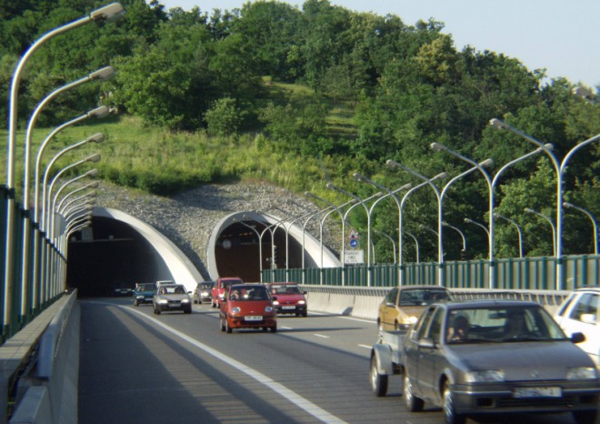 Pisárecký tunel v Brně se začne opravovat až příští rok