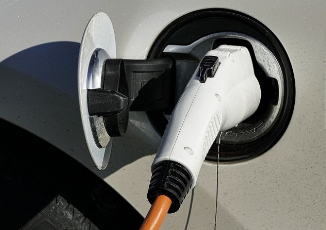 ​Evropská unie zavádí předběžná cla na dovoz čínských elektromobilů