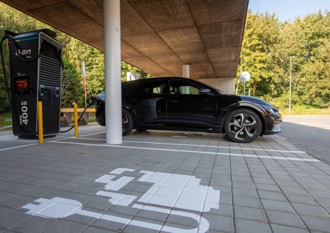 ​Využití veřejné dobíjecí sítě E.ON Drive v Praze roste