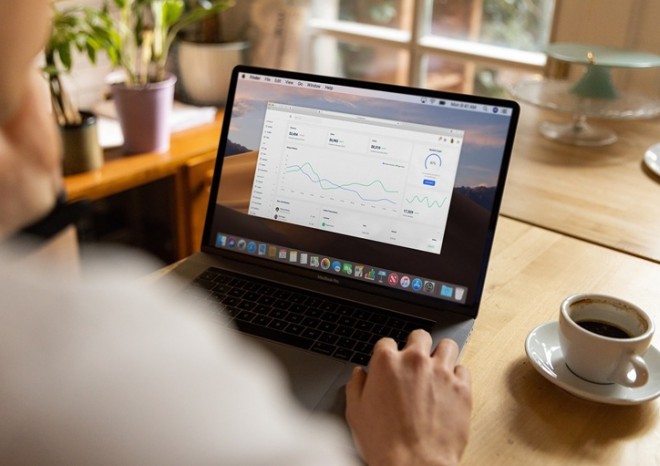 ​Mzdový průzkum Grafton potvrzuje mírný růst mezd i pokračující napětí na trhu práce