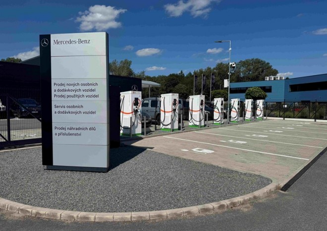 ​Řidiči elektromobilů odebrali v prvním pololetí v dobíjecí síti ČEZ o 29 procent více čisté elektřiny