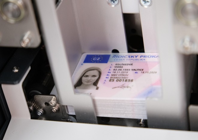 ​Řidičák lze objednat na Portálu dopravy a vyzvednout ve výdejním boxu