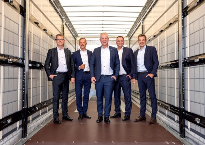 ​Schmitz Cargobull prokázal ve finančním roce 24/25 odolnost a připravenost budoucnost
